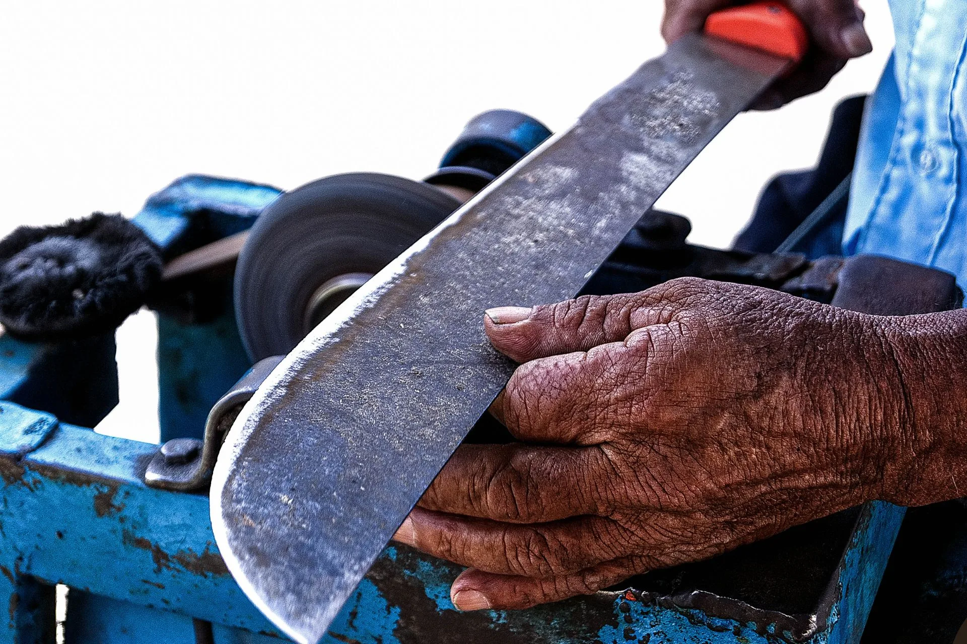 Sharp Objects with a Dull Policy or On Point?