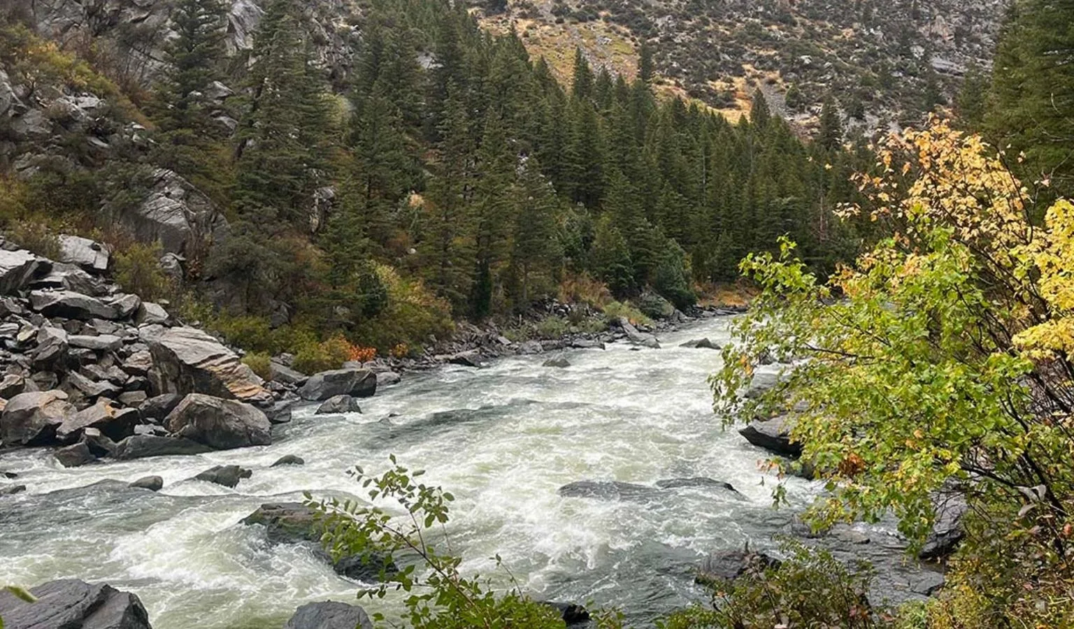 Kitchen Sink rapid on Madison River lives up to Class IV